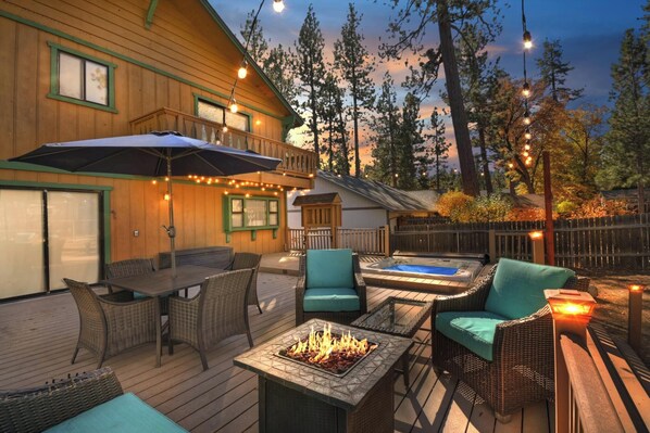 تناول الطعام بالخارج