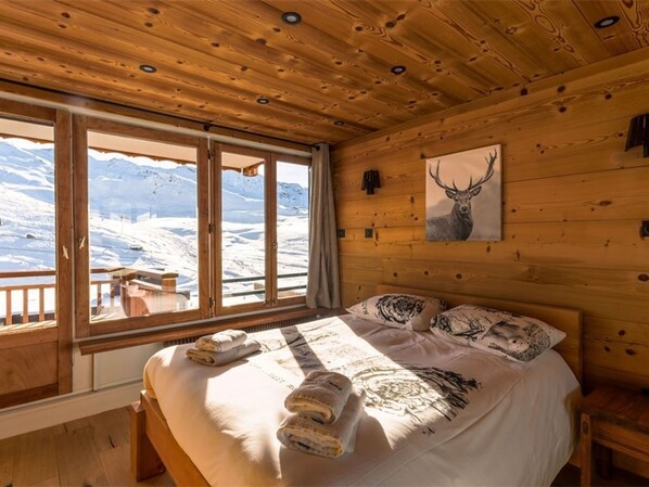 4 camere