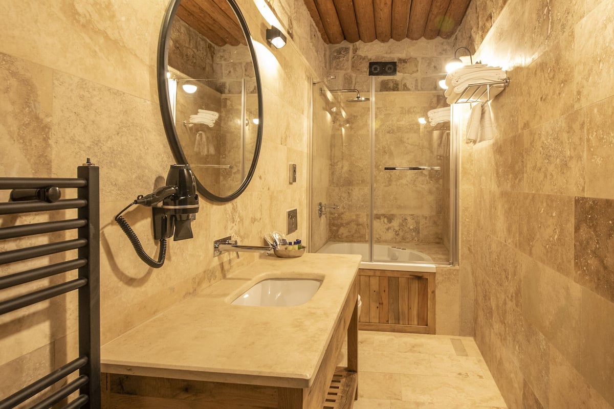 king suit with balloon view | bathroom | shower, rainfall showerhead, free toiletries, hair dryer