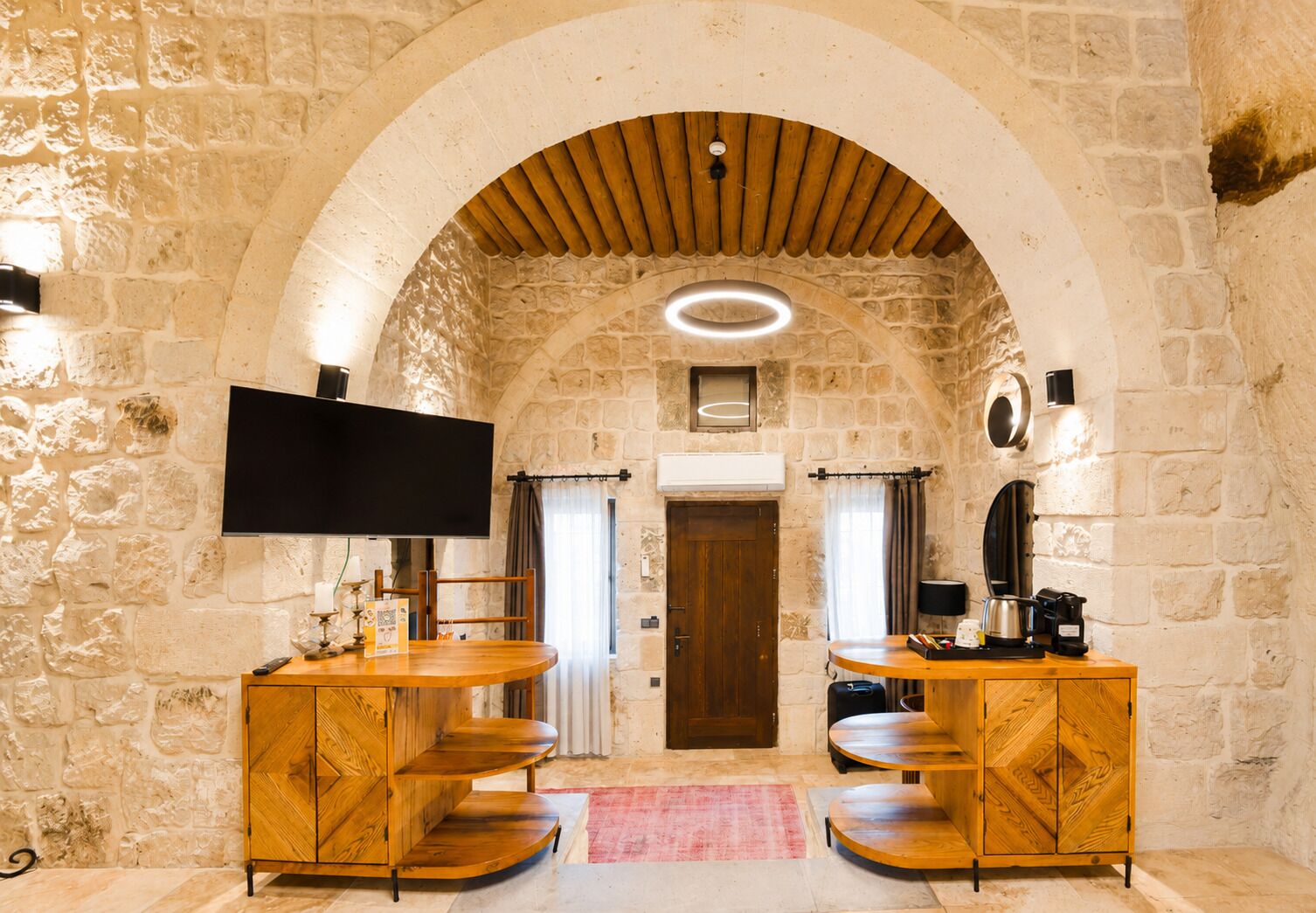 Castle Suite with Fireplace | 迷你吧、客房内保险箱、隔音、熨斗/熨板
