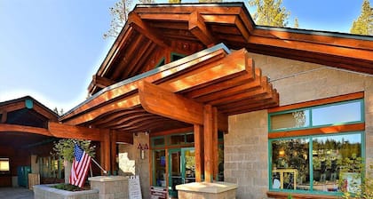 NEW! - Cozy Tahoe Donner - Walk to Clubhouse