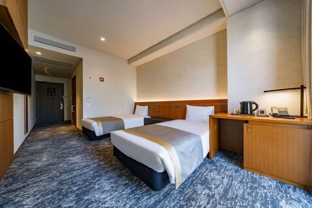 1 bedroom, in-room safe, desk, laptop workspace