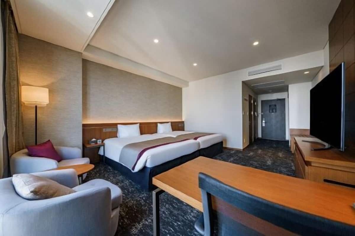 1 bedroom, in-room safe, desk, laptop workspace