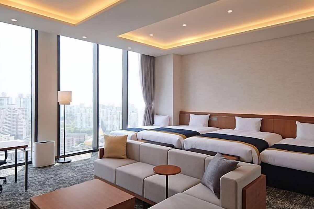 1 bedroom, in-room safe, desk, laptop workspace