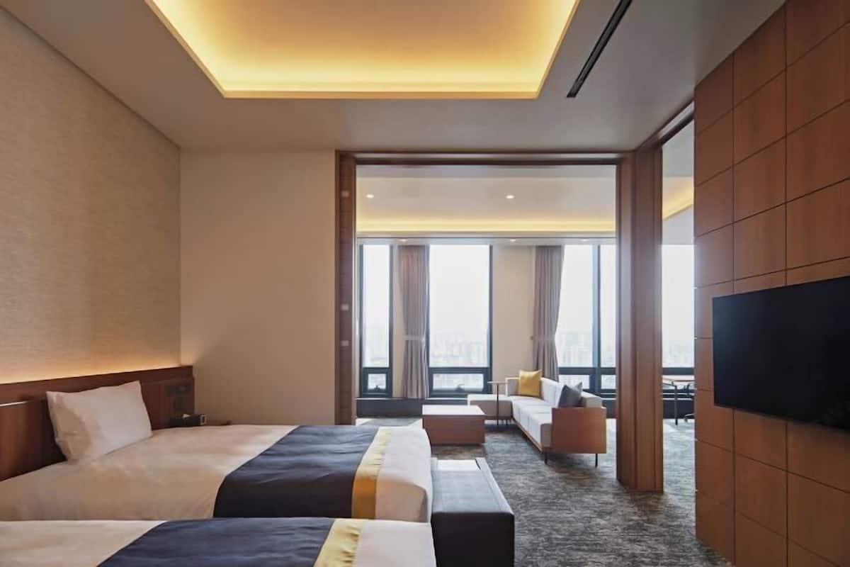 1 bedroom, in-room safe, desk, laptop workspace