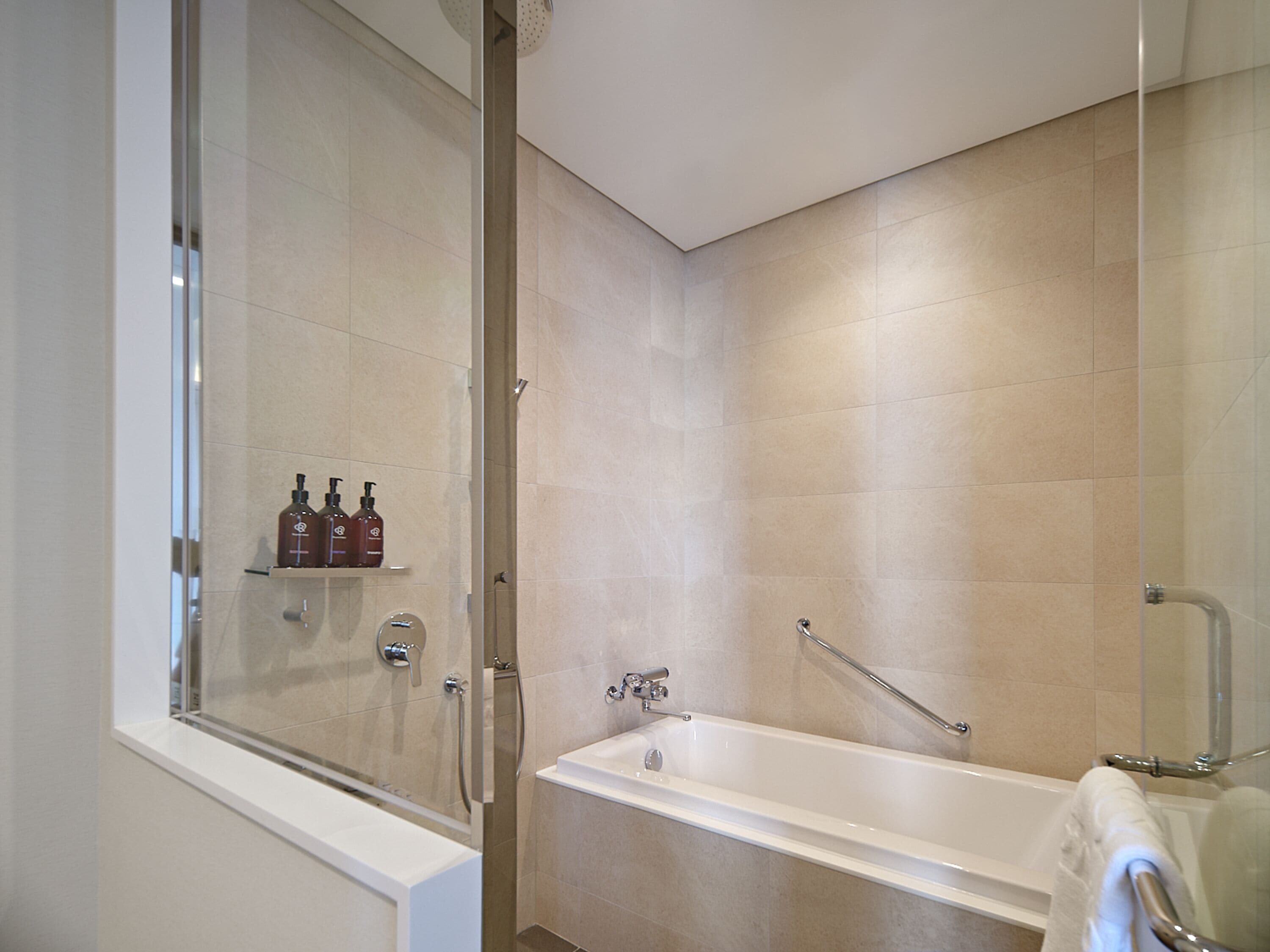 premium double room | bathroom | hair dryer, bathrobes, slippers, bidet