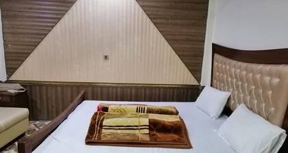 Madina Tower Hotel & Restaurant