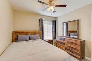 3 室のベッドルーム、アイロン / アイロン台、WiFi (無料)、ベッドシーツ