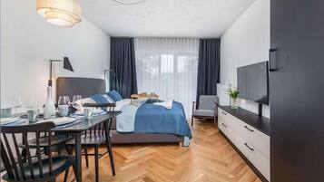 Bügeleisen/Bügelbrett, WLAN, Bettwäsche