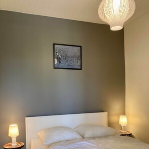 6 chambres, fer et planche Ă repasser, draps fournis