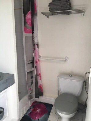 Hair dryer, towels
