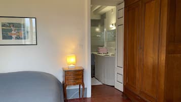 2 habitaciones, cuna de viaje, wifi gratis y ropa de cama