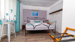 Deluxe Double Room | Iron/ironing board, free WiFi, bed sheets - Bertiz Mignon (Bozcaada)