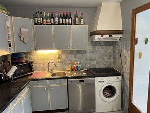 Réfrigérateur, four, plaque de cuisson, lave-vaisselle