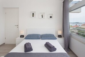 3 bedrooms, iron/ironing board, WiFi, bed sheets - Family friendly house with the pool in Sevid (Sevid)