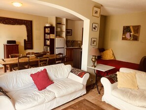 Smart TV, DVD player, ping pong, books