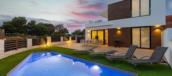 Luxurious & Comfy by Fidalsa