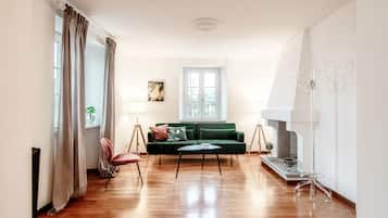 SALORINO 1 | Living area | 32-inch TV with satellite channels