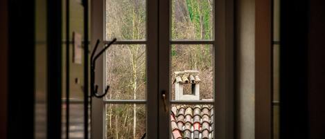 32-inch TV with satellite channels