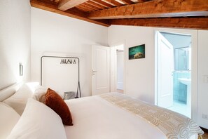 SALORINO 2 | 2 Schlafzimmer, Daunenbettdecken, Bügeleisen/Bügelbrett