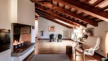 SALORINO 2 | Area keluarga | Televisi 32-inci dengan saluran TV satelit