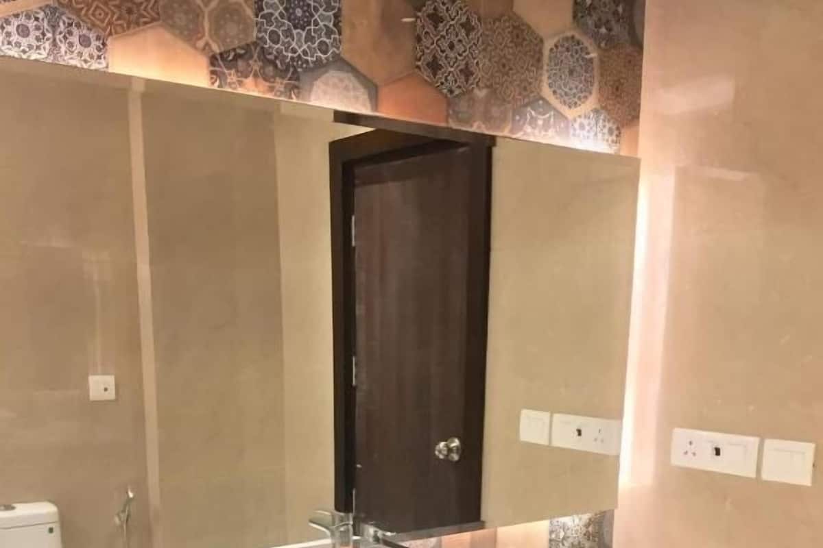 Bathroom | Shower, rainfall showerhead, free toiletries, hair dryer