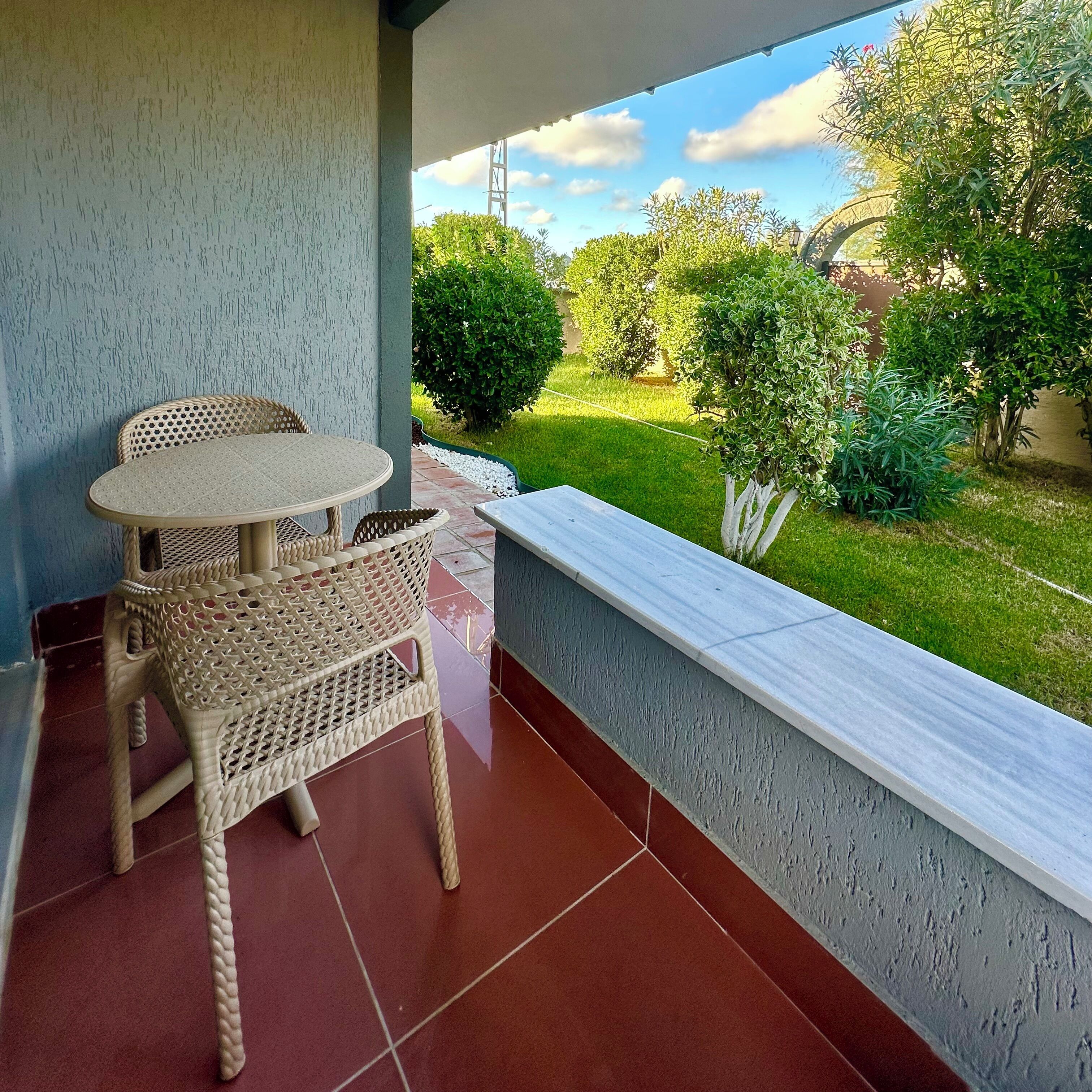 family room | terrace/patio