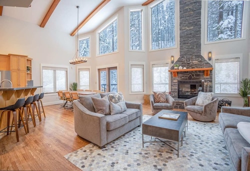 The Woods by Simply Kimberley | Mountain Chic and Serene