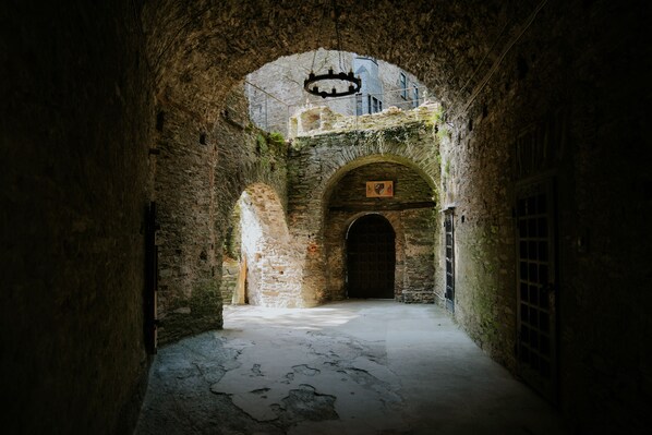 Property entrance - Burg Gutenfels (Kaub)