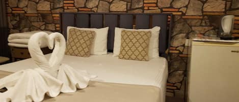 Classic Studio Suite | Premium bedding, minibar, desk, free WiFi