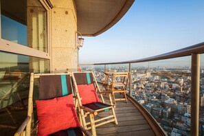 Outdoor dining - MIKLAT Luxury Condo & Spectacular View by FeelHome (Tel Aviv - Jaffa)