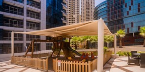 子供用の遊び場 - 屋外