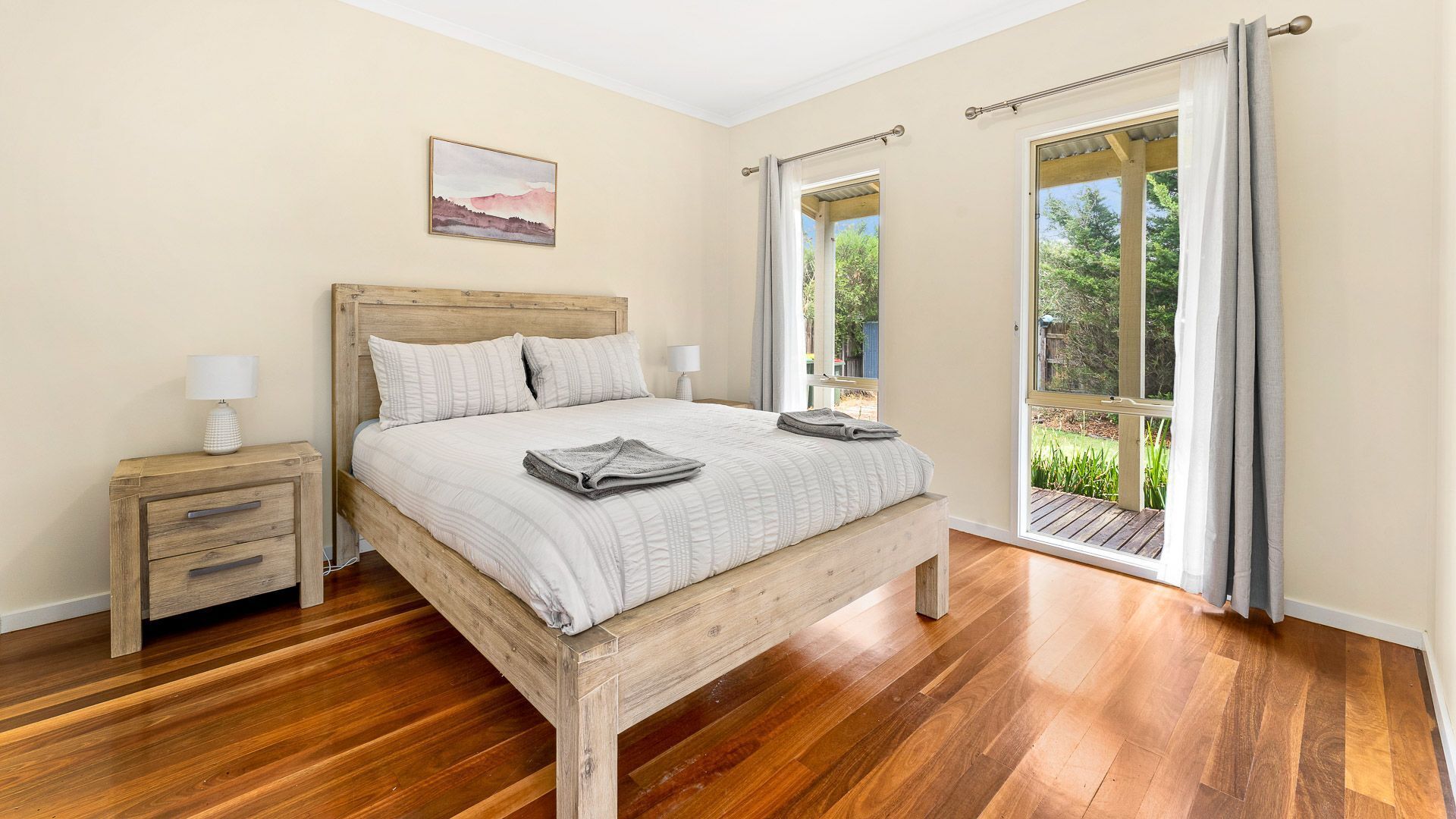 3 bedrooms, iron/ironing board, travel crib, internet