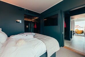 Studio – exclusive, hjørnerom | Dundyner, blendingsgardiner, wi-fi (inkludert) og sengetøy