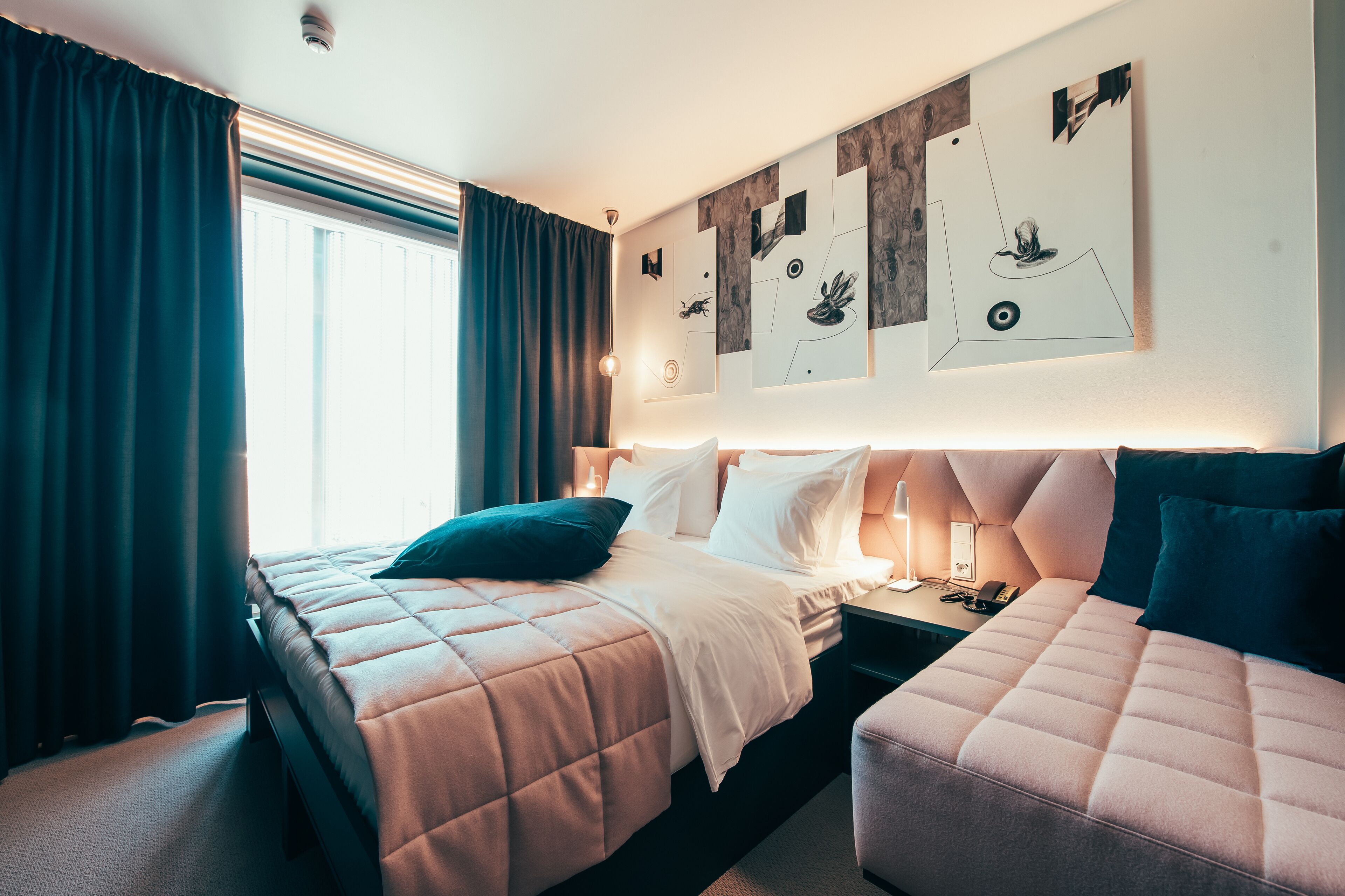 exclusive room (art exhibit) | 1 bedroom, down duvets, blackout curtains, free wifi