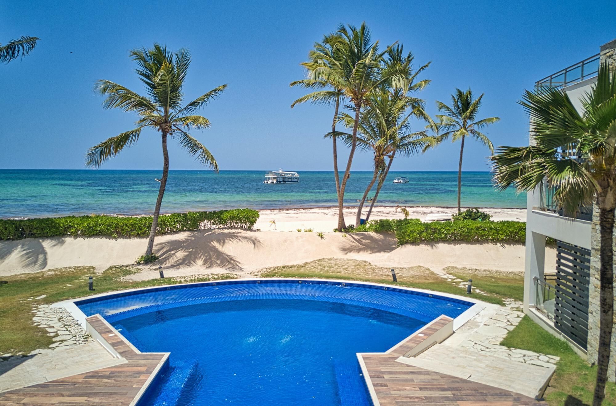 Photo - PLAYA Los Corales VILLAS and suites, BBQ POOL SPA