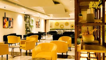 2 restaurantes; se sirven desayunos