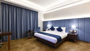 In-room safe, individually furnished, desk, laptop workspace