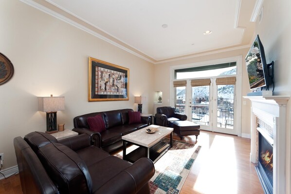 TV, fireplace - Condo Located in the Heart of Downtown - Walk to Main Street & Train (Durango)