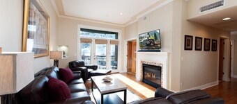 Condo Located in the Heart of Downtown - Walk to Main Street & Train