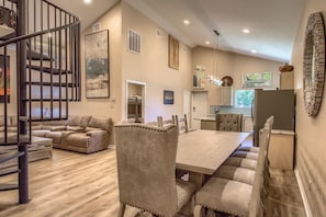 House, 3 Bedrooms | Dining