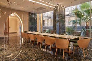 Déjeuner complet gratuit tous les jours