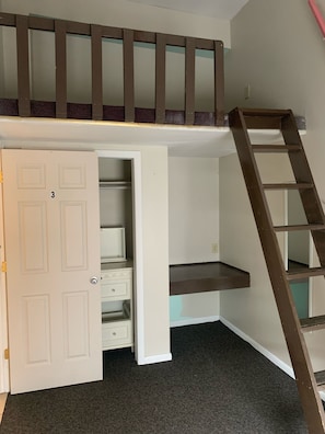 Interior - Center City 5 bedroom Apartment (Oneonta)