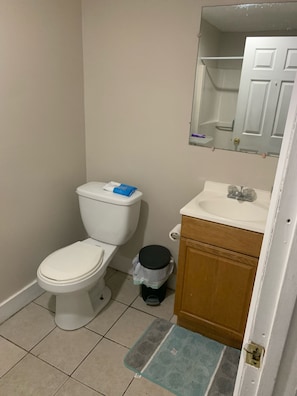 Bathroom - Center City 5 bedroom Apartment (Oneonta)