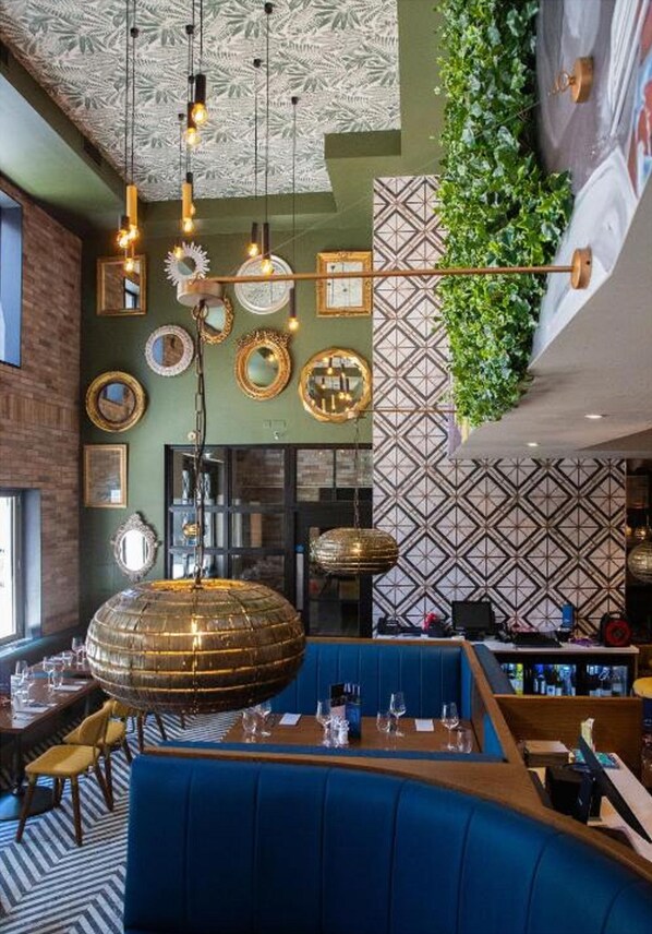 3 restaurants, serveren lunch, diner, brunch, Ierse gerechten