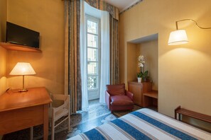 Economy Room, 1 Double Bed | Desk, laptop workspace, free WiFi, bed sheets - Hotel Bologna (Turin)