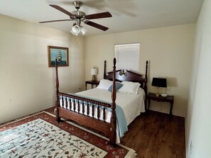 3 bedrooms, iron/ironing board, free WiFi, bed sheets