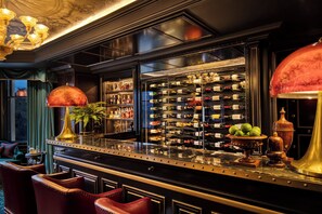 Bar (on property) - 100 Princes Street (Edinburgh)
