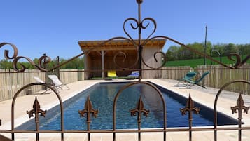 Piscine extérieure, piscine chauffée