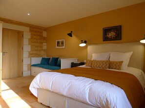 3 chambres, fer et planche à repasser, Wi-Fi gratuit, draps fournis